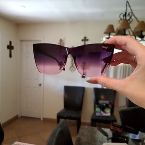 Quay come thru sunglasses black pink gradient